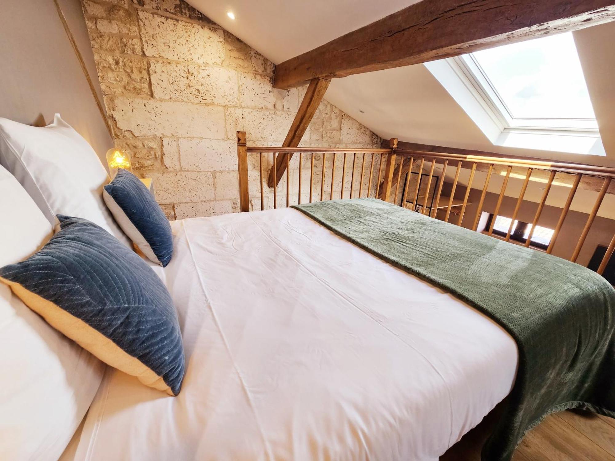 Meubles De L'Arsenal Coeur De Ville ! Angouleme Room photo
